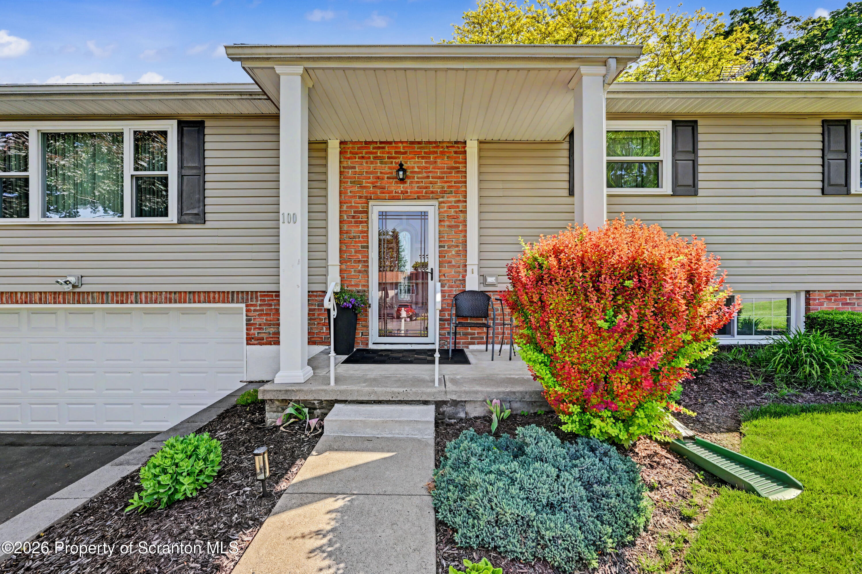 100 Carriage Lane Clarks Summit, PA 18411 - Photo 7 of 60 100 Carriage Ln 04