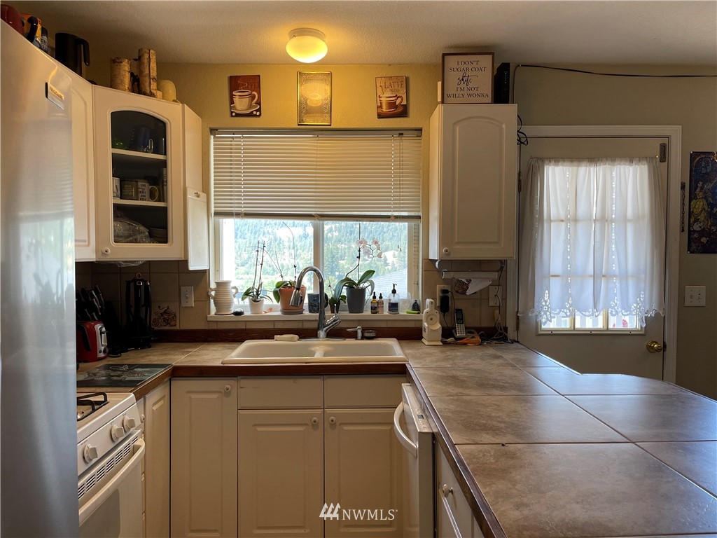 64 Heron Loop Road Republic, WA 99166 - Photo 4 of 29 Gallery Image 4