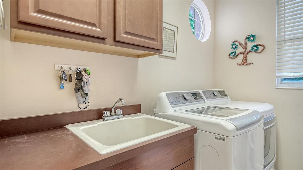 657 Halyard Lane Longboat Key, FL 34228 - Photo 23 of 33