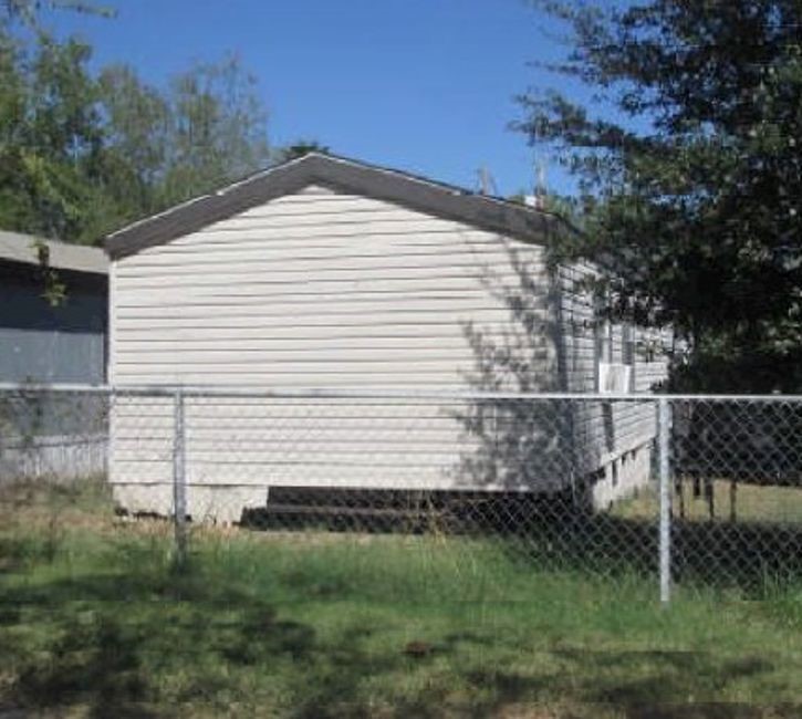 701 Jay Street Cotulla, TX 78014 - Photo 2 of 7