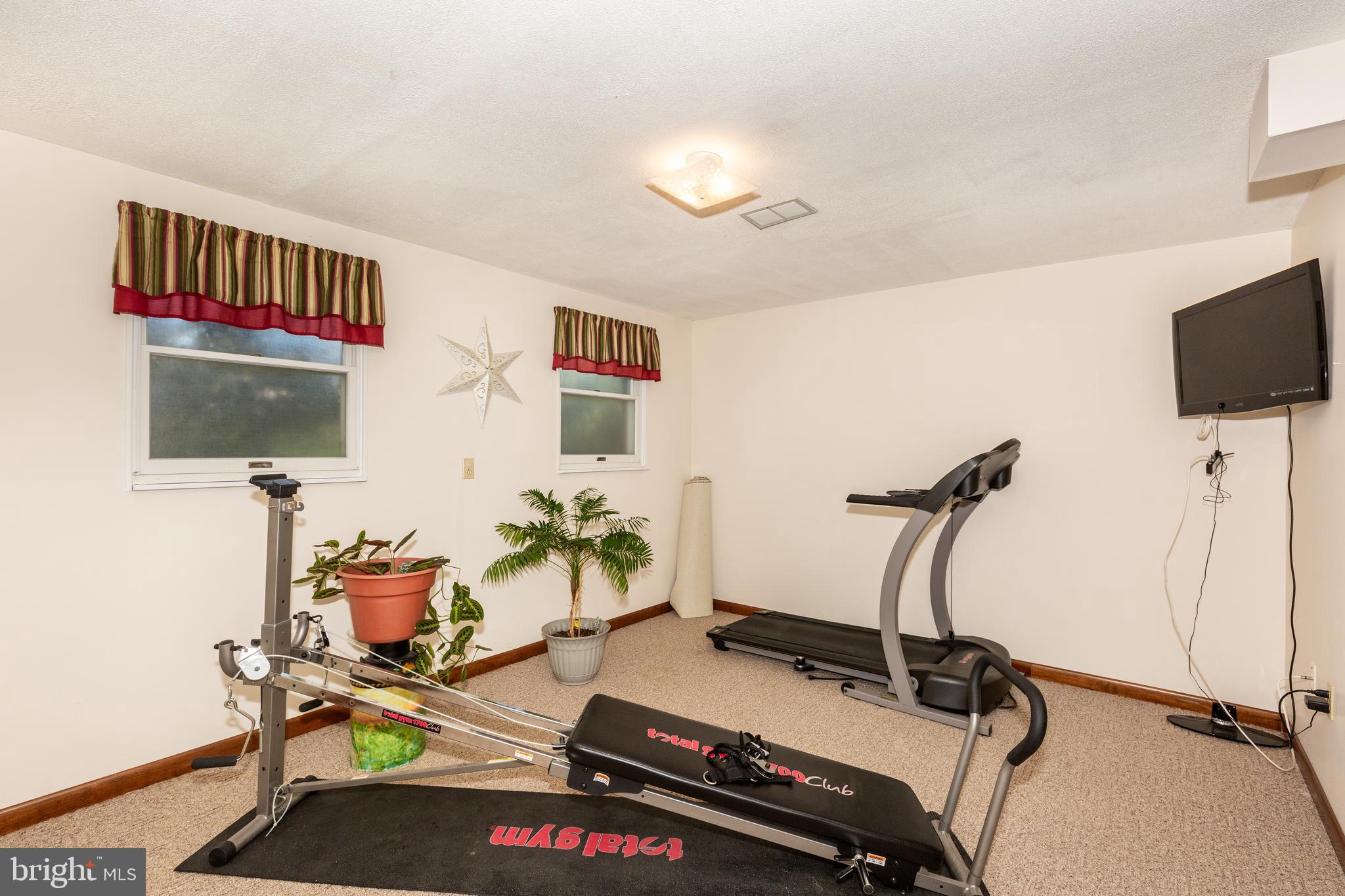 2035 Old Taneytown Road Westminster, MD 21158 - Photo 20 of 47 Room for your own gym
