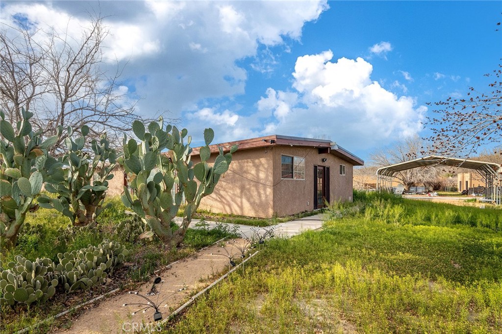 31516 Clay River Road Barstow, CA 92311 - Photo 62 of 73 a view of a backyard of the house