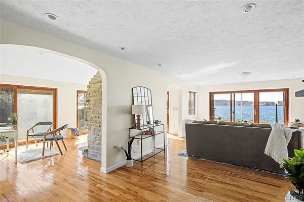 $2,900,000 | 2761 East Lake Road, Skaneateles, NY 13152