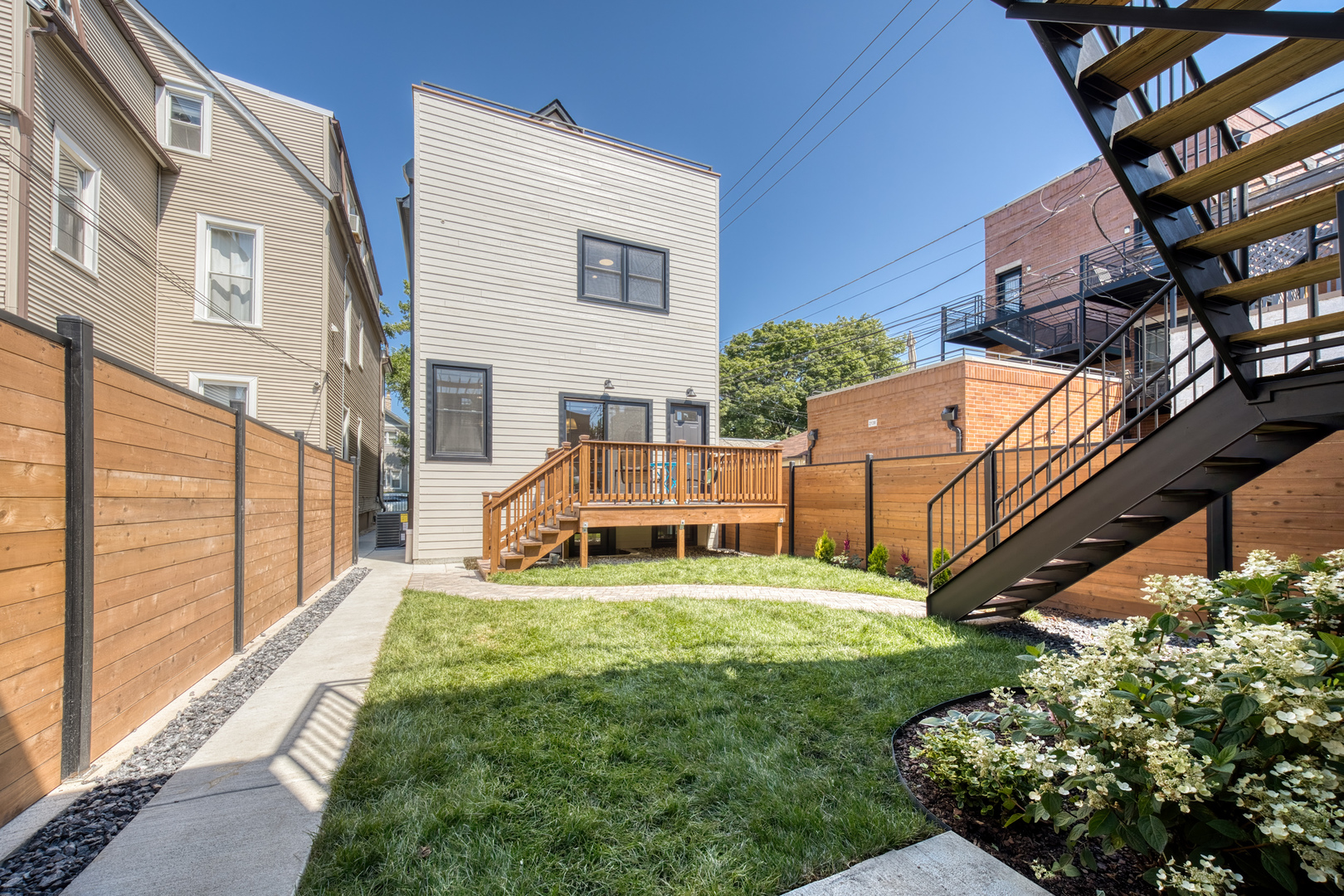 3414 North Hamilton Avenue Chicago, IL 60618 - Photo 41 of 45