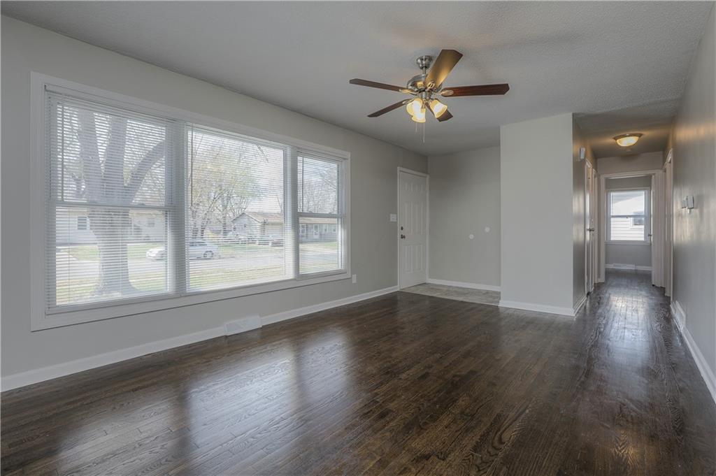 1 Northwest Walnut Street Lee's Summit, MO 64063 - Photo 13 of 38