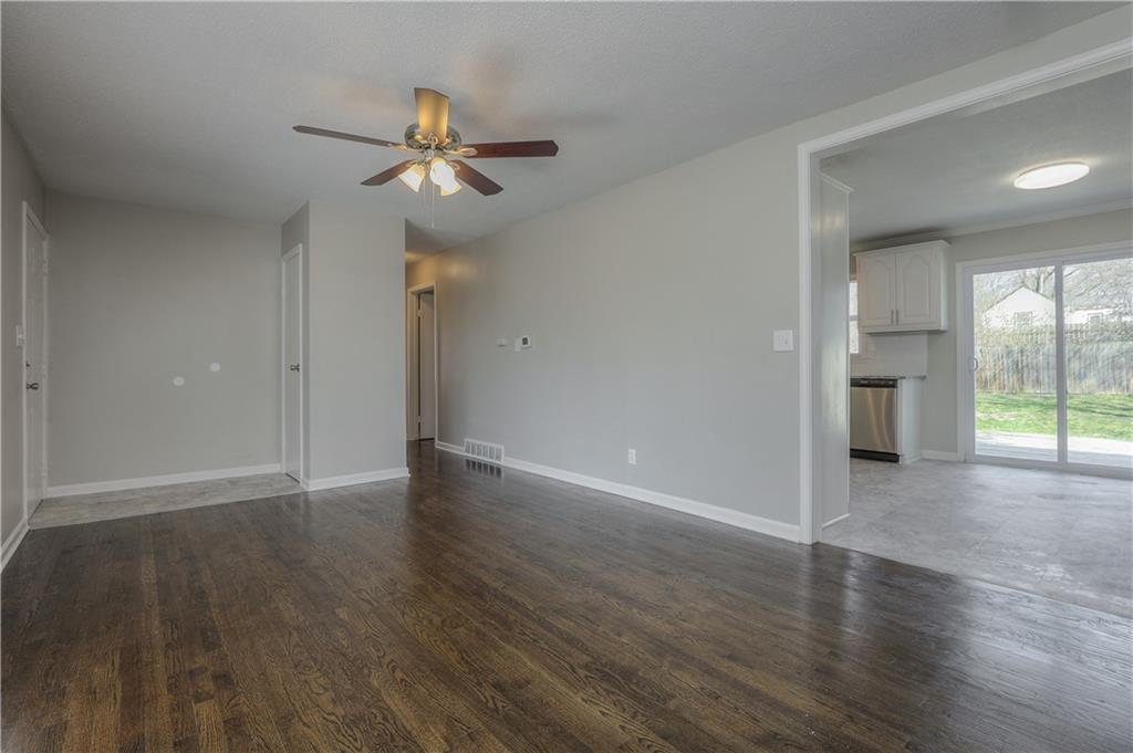 1 Northwest Walnut Street Lee's Summit, MO 64063 - Photo 14 of 38