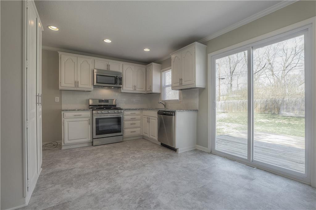 1 Northwest Walnut Street Lee's Summit, MO 64063 - Photo 20 of 38