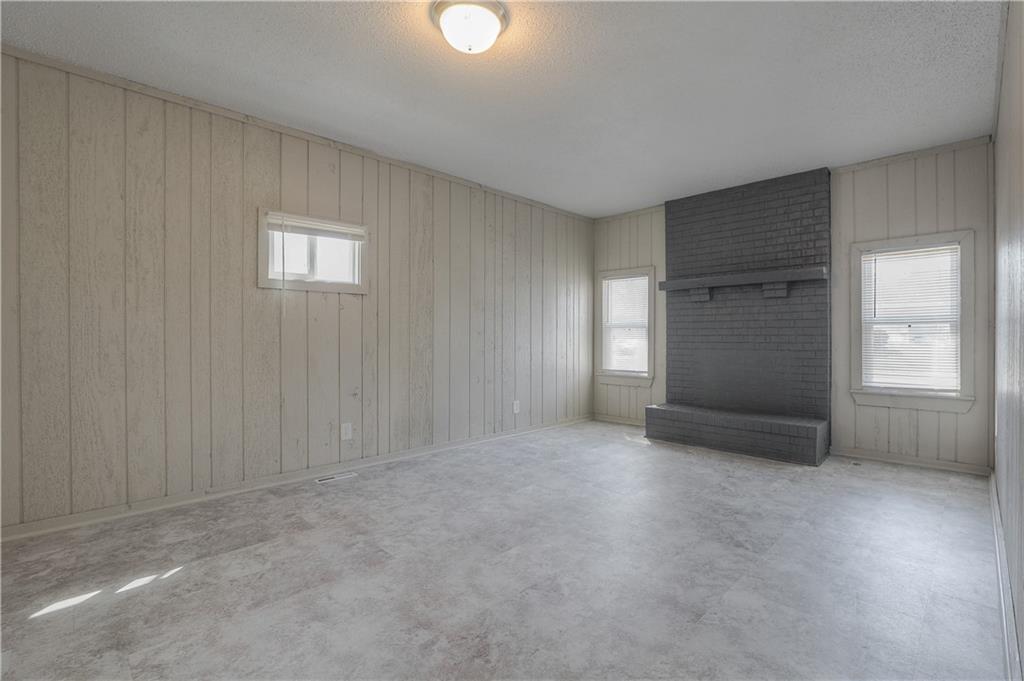1 Northwest Walnut Street Lee's Summit, MO 64063 - Photo 27 of 38