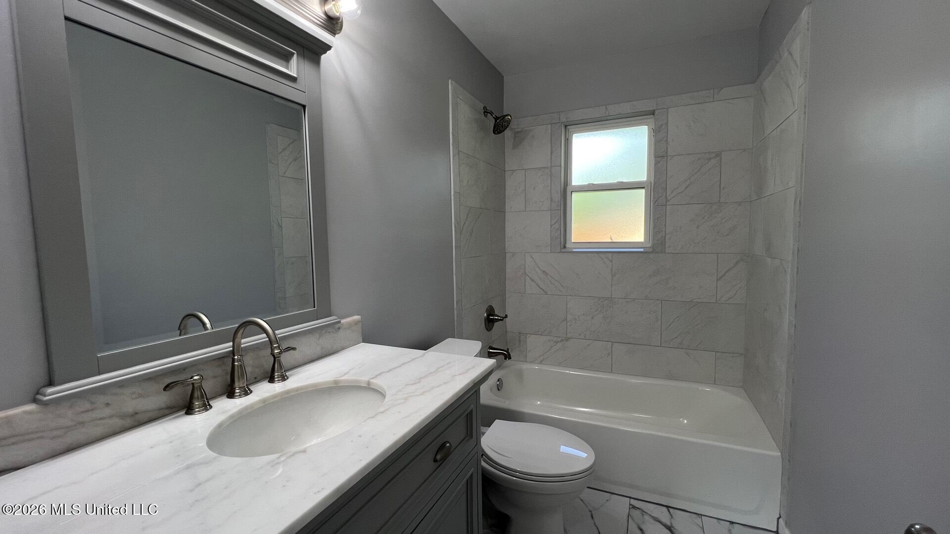 7381 Getwell Road Southaven, MS 38672 - Photo 14 of 18 Bathroom 2