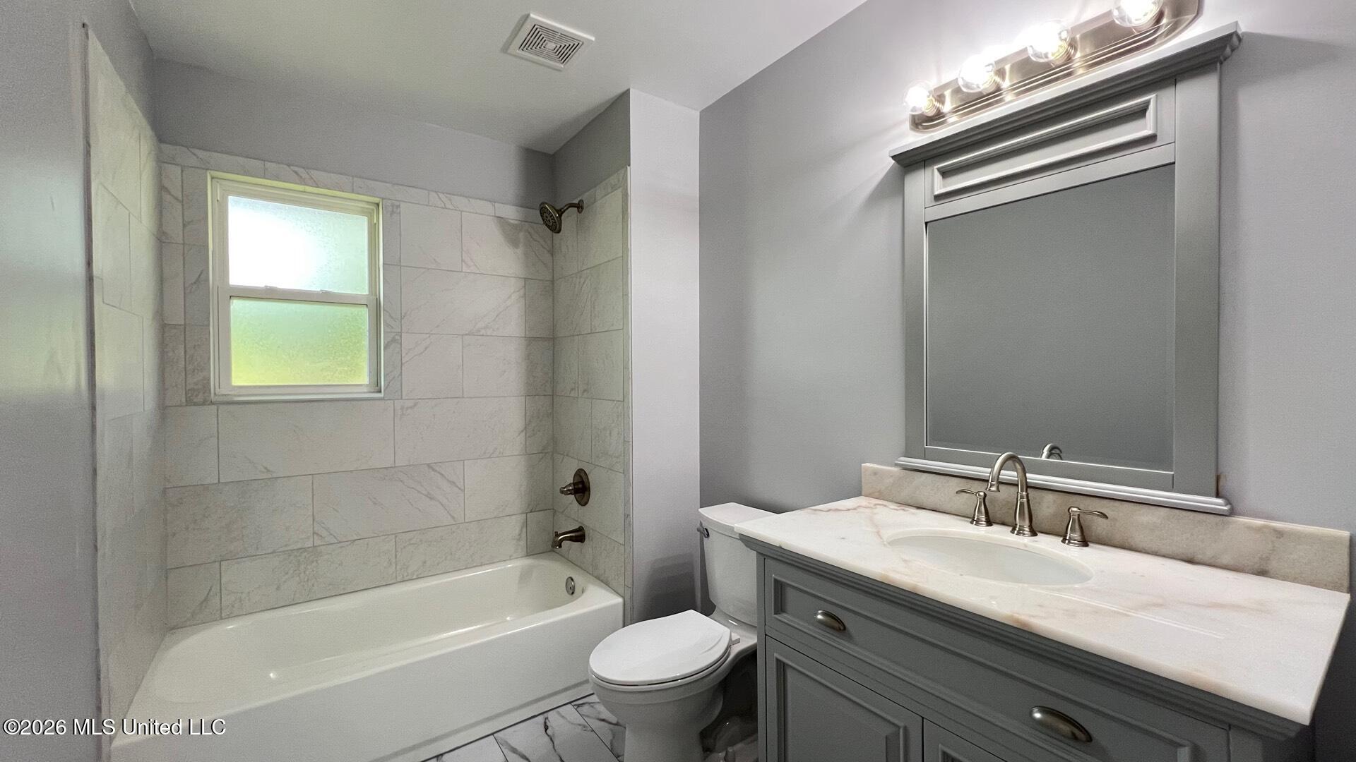 7381 Getwell Road Southaven, MS 38672 - Photo 15 of 18 Bathroom 3