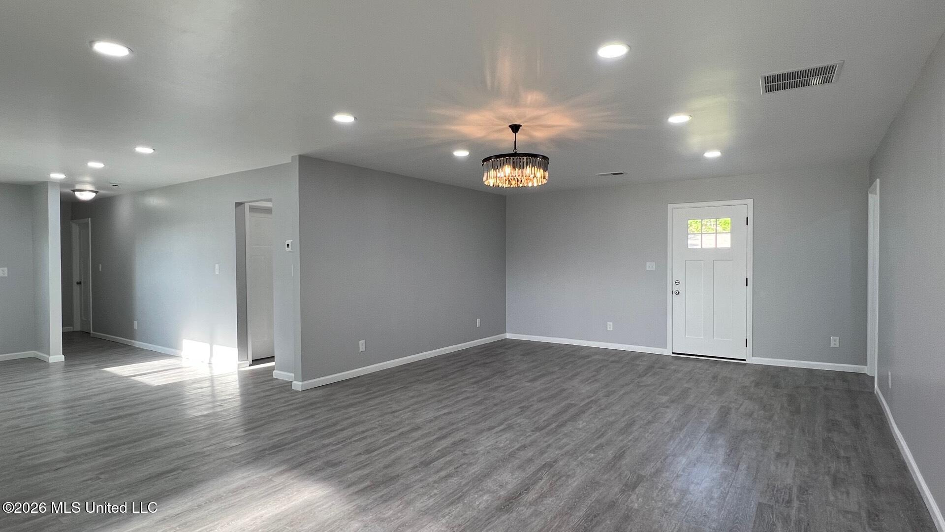 7381 Getwell Road Southaven, MS 38672 - Photo 3 of 18 Great Room
