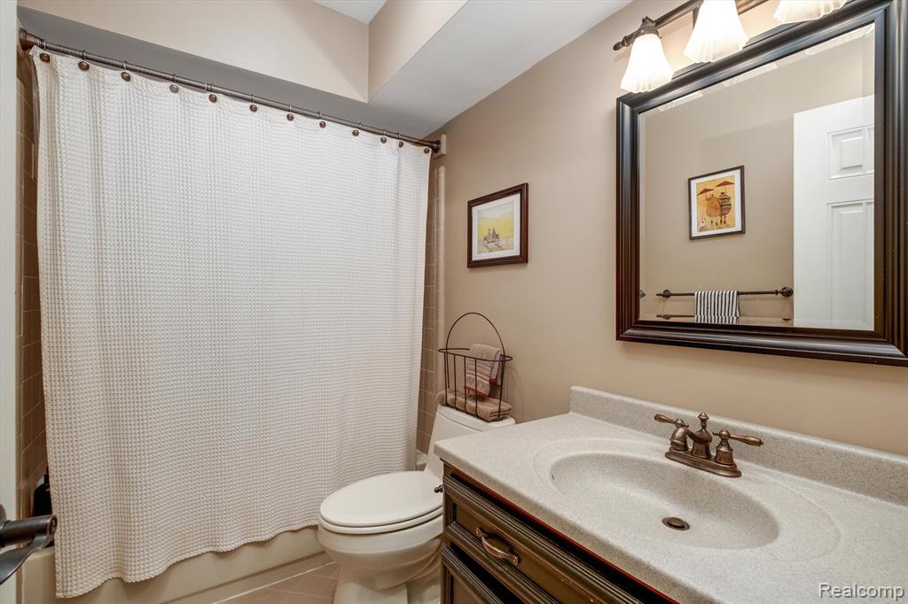 719 Ten Point Drive Rochester Hills, MI 48309 - Photo 25 of 43