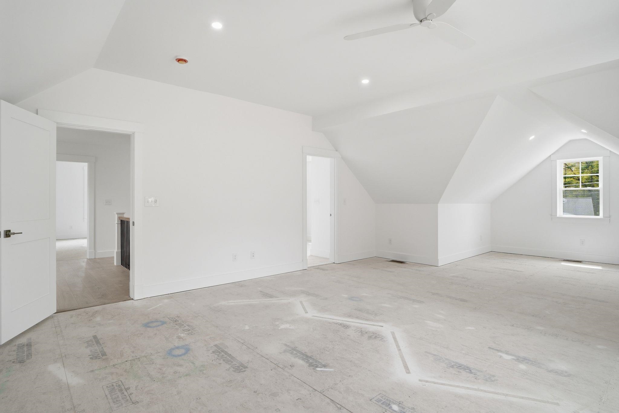 68 Farmington Road Nashua, NH 03060 - Photo 27 of 45