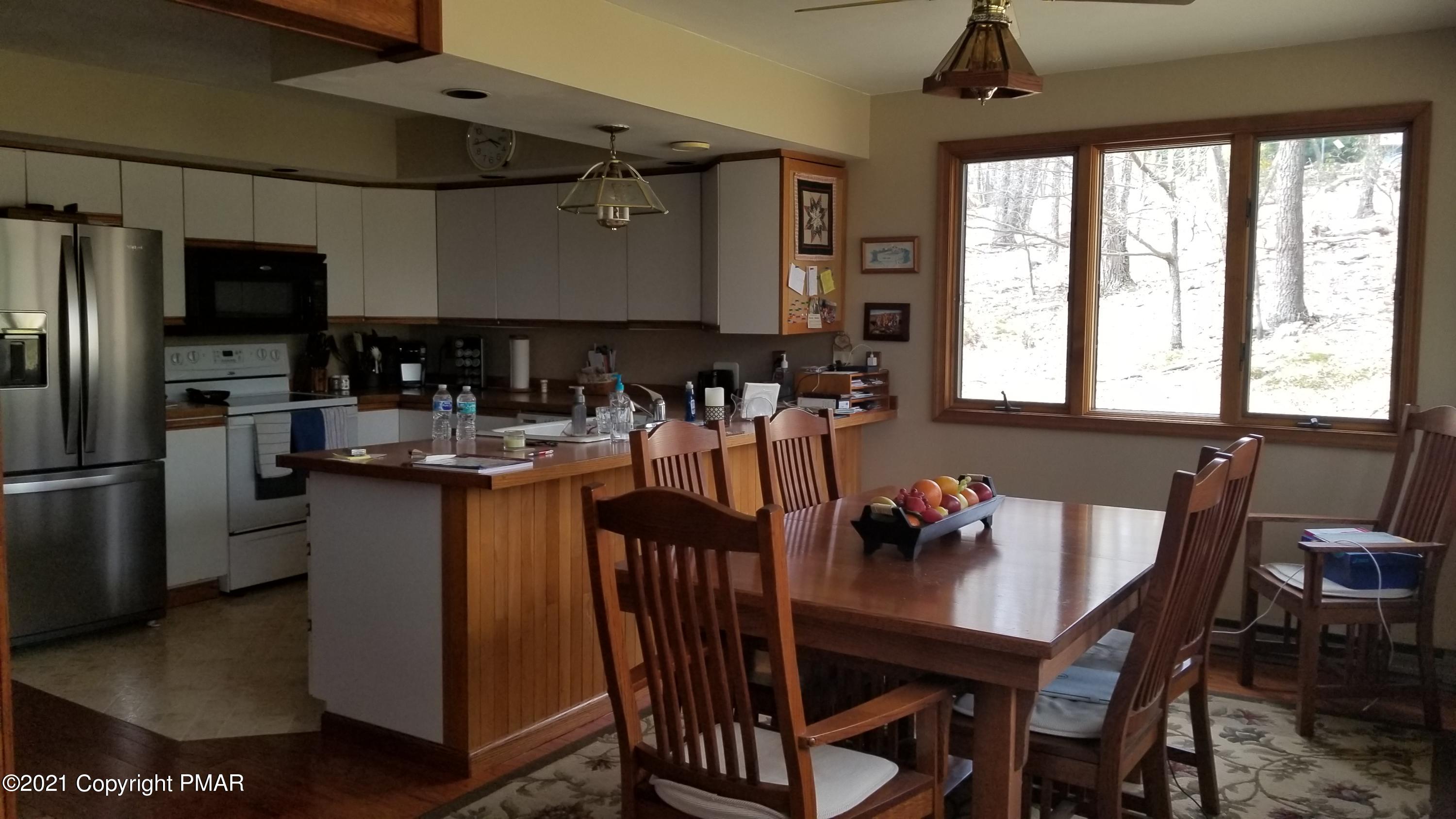 313 Orchard Road Swiftwater, PA 18370 - Photo 11 of 40 Eat-In Kitchen