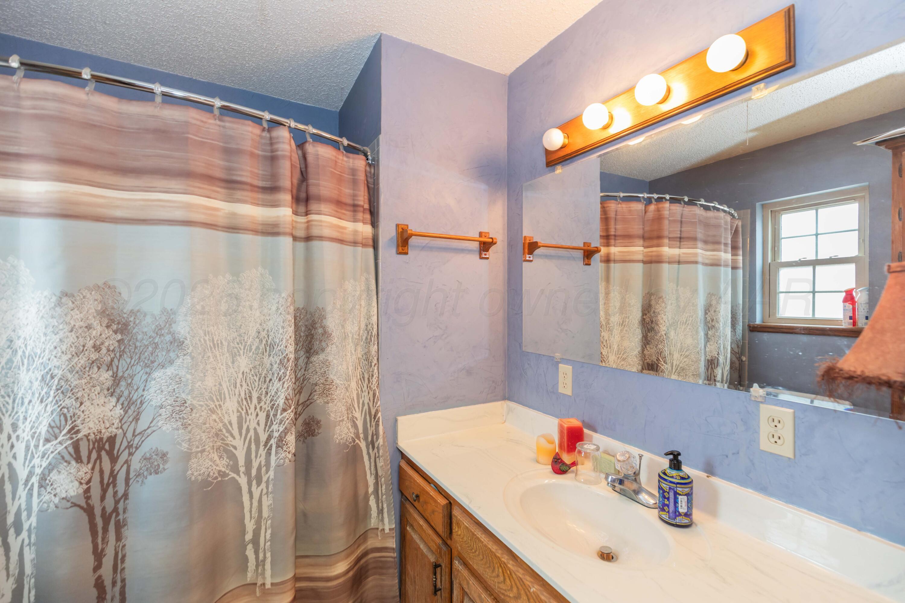 16700 Old Ranch Road Canyon, TX 79015 - Photo 24 of 51 BATHROOM 2 VIEW 1