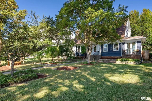 $499,999 | 704 River Drive, Bettendorf, IA 52722