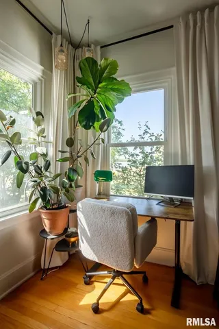 $499,999 | 704 River Drive, Bettendorf, IA 52722