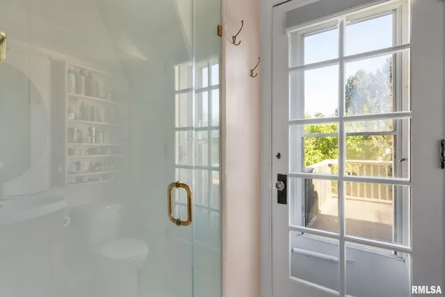 $499,999 | 704 River Drive, Bettendorf, IA 52722