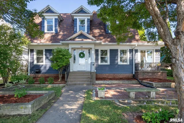 $499,999 | 704 River Drive, Bettendorf, IA 52722