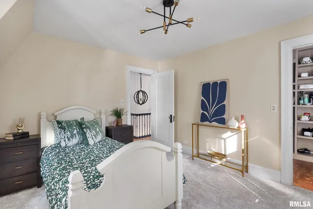 $499,999 | 704 River Drive, Bettendorf, IA 52722