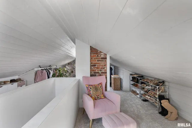 $499,999 | 704 River Drive, Bettendorf, IA 52722