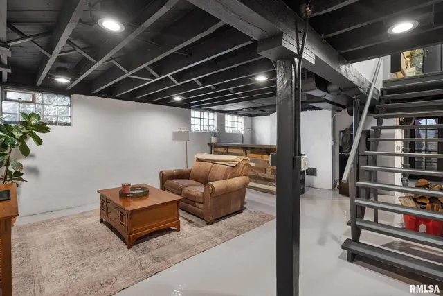 $499,999 | 704 River Drive, Bettendorf, IA 52722