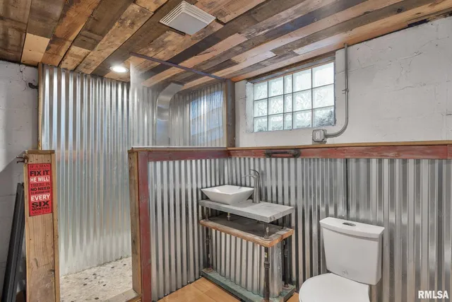 $499,999 | 704 River Drive, Bettendorf, IA 52722