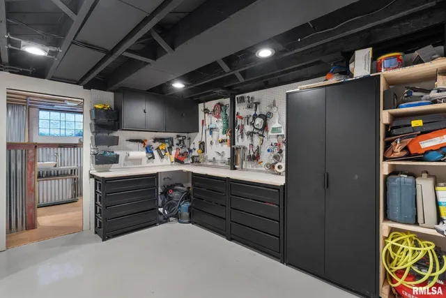 $499,999 | 704 River Drive, Bettendorf, IA 52722