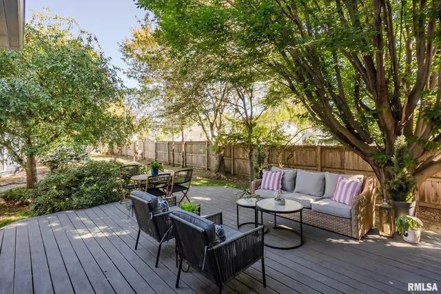 $499,999 | 704 River Drive, Bettendorf, IA 52722