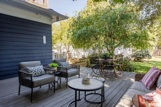 $499,999 | 704 River Drive, Bettendorf, IA 52722