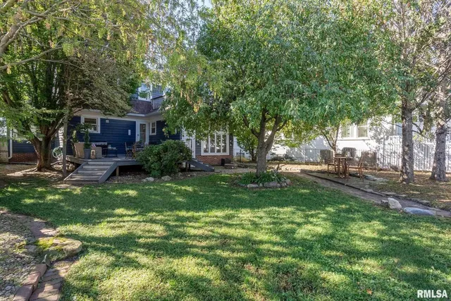 $499,999 | 704 River Drive, Bettendorf, IA 52722