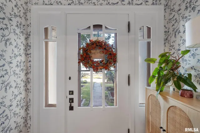 $499,999 | 704 River Drive, Bettendorf, IA 52722