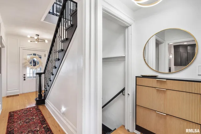 $499,999 | 704 River Drive, Bettendorf, IA 52722