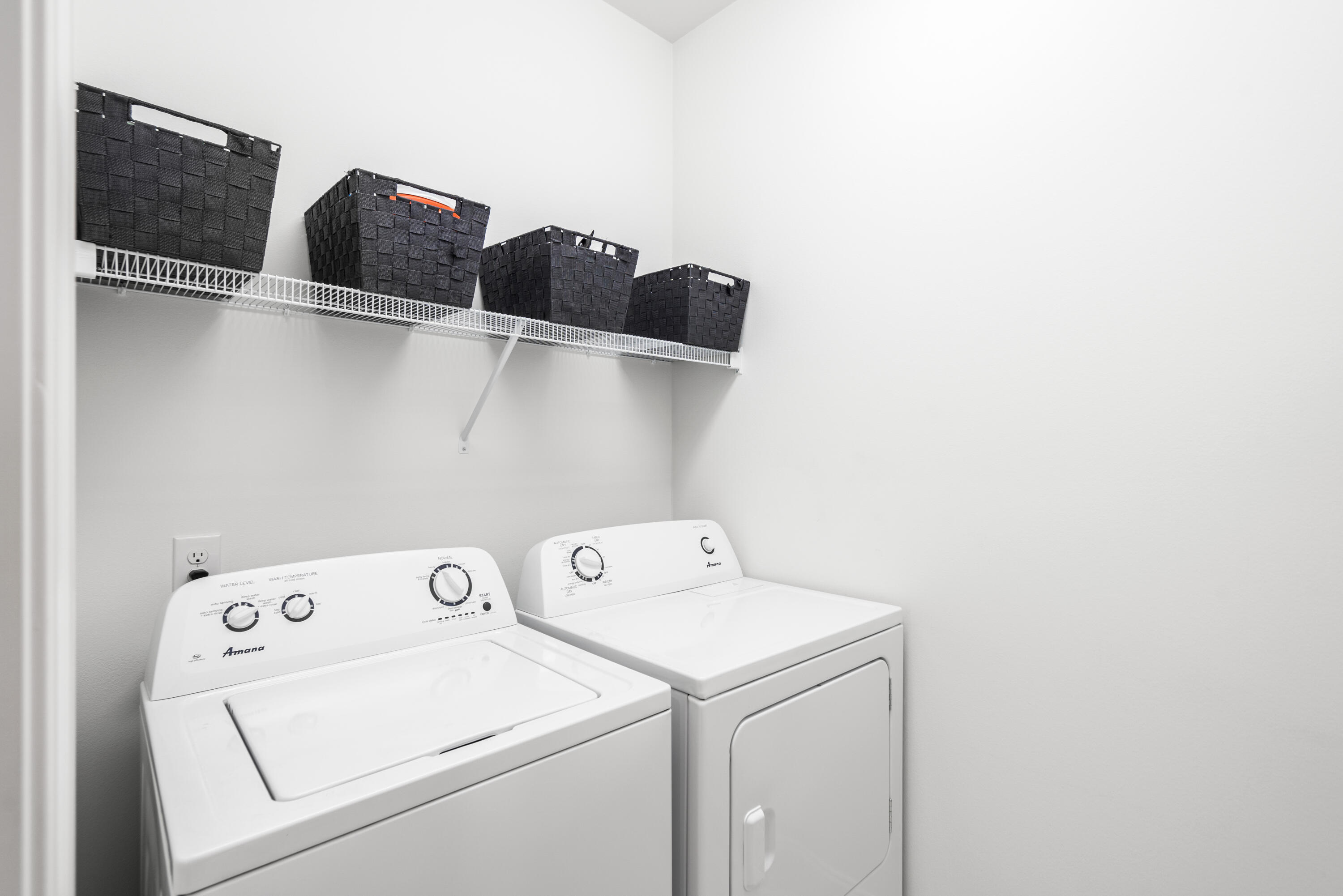 99 Roundwood Dr Inlet Beach Inlet Beach, FL 32461 - Photo 20 of 24 a utility room with dryer and washer