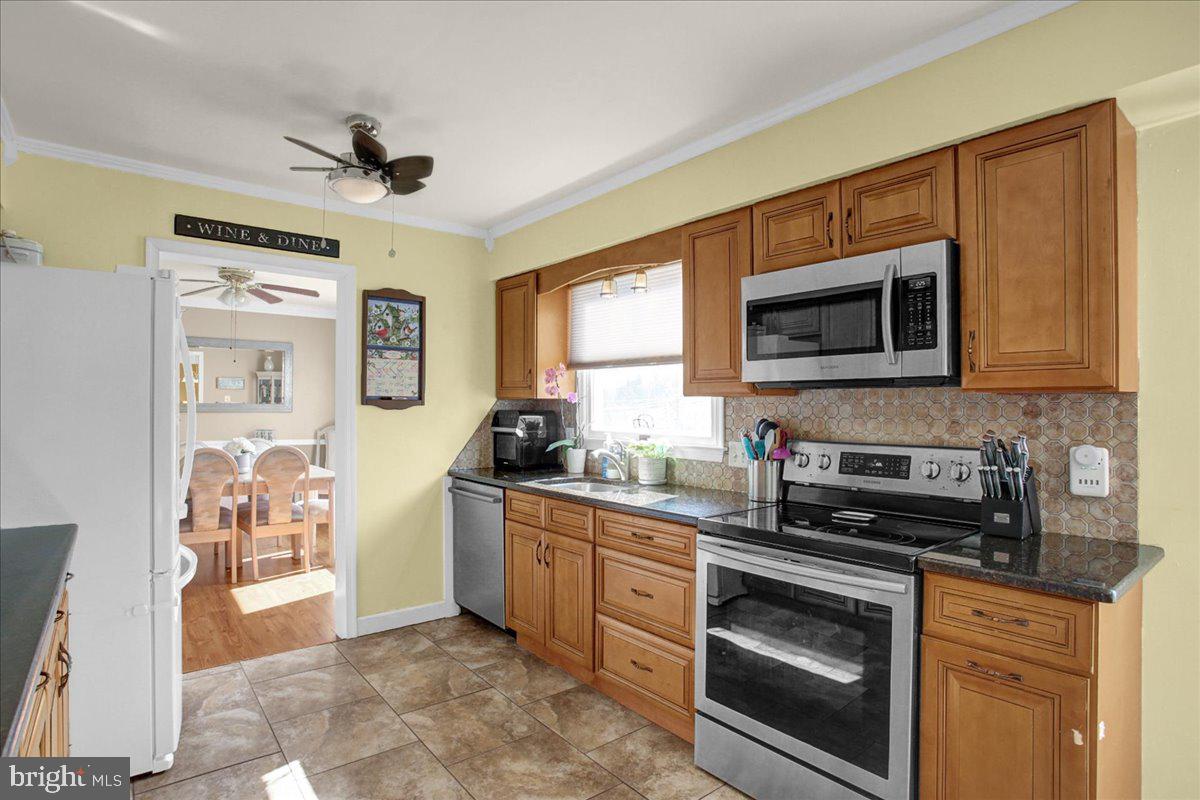 210 Michael Drive Sinking Spring, PA 19608 - Photo 9 of 32