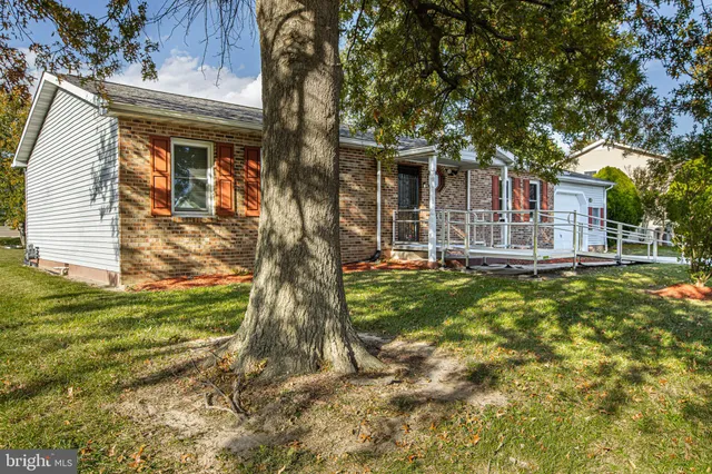 a front view of house with yard