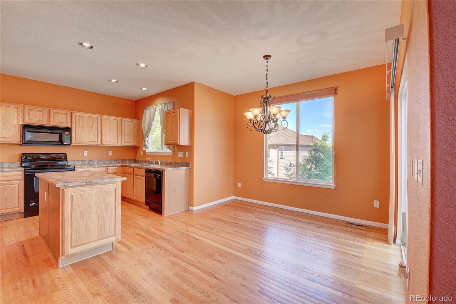 10851 Towerbridge Road Highlands Ranch, CO 80130 - Photo 7 of 40