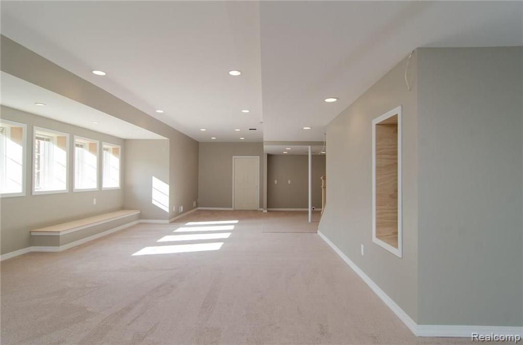 620 Bliss Drive Rochester Hills, MI 48307 - Photo 33 of 38