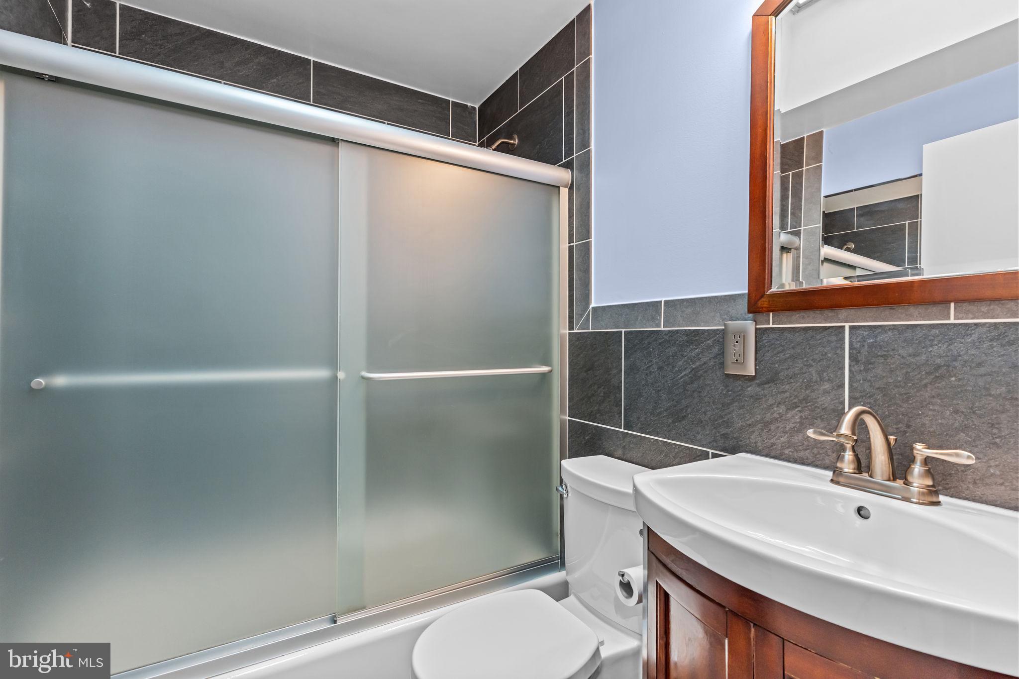 9029 Eastview Road Philadelphia, PA 19152 - Photo 20 of 31 Gallery Image 20