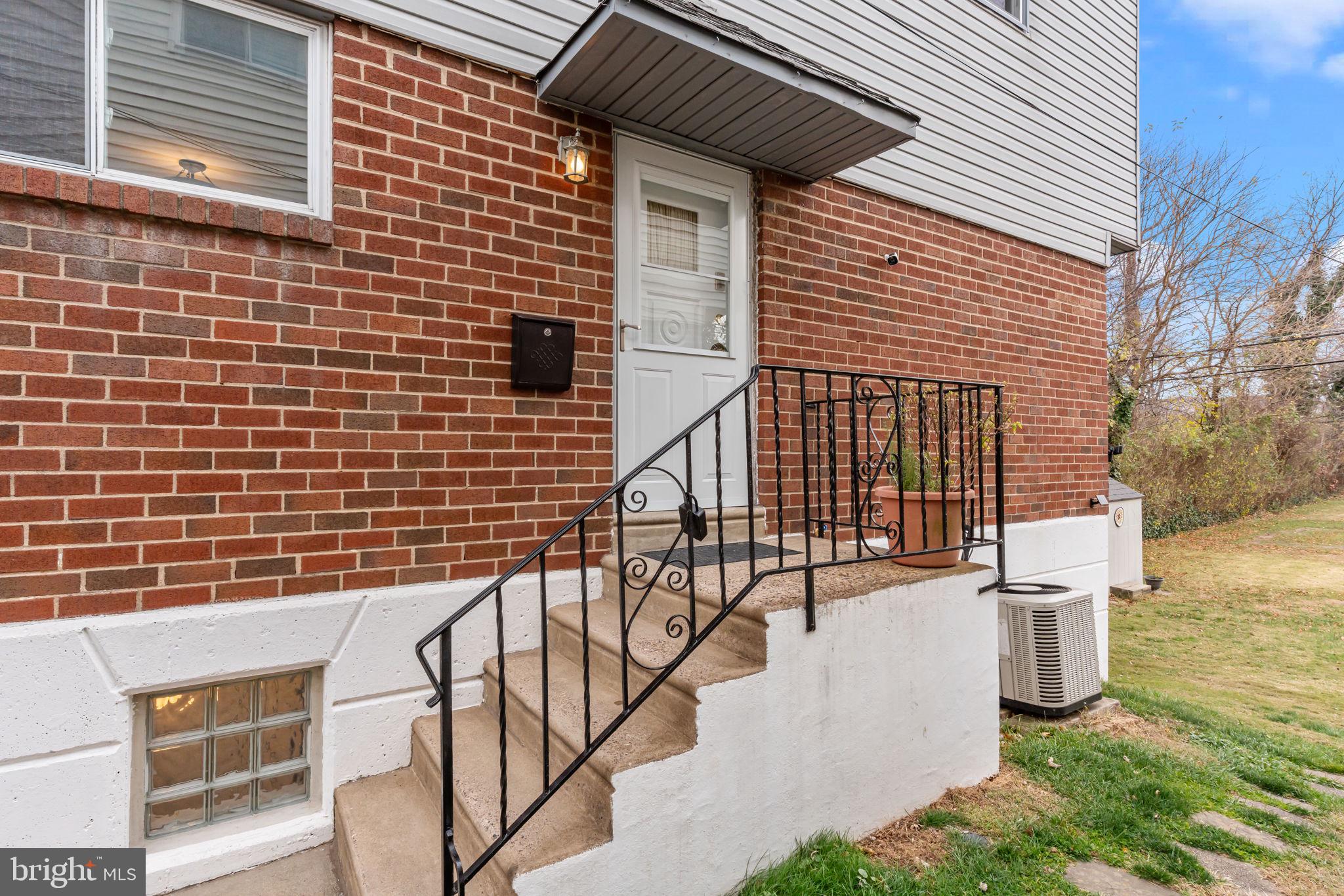 9029 Eastview Road Philadelphia, PA 19152 - Photo 3 of 31 Gallery Image 3