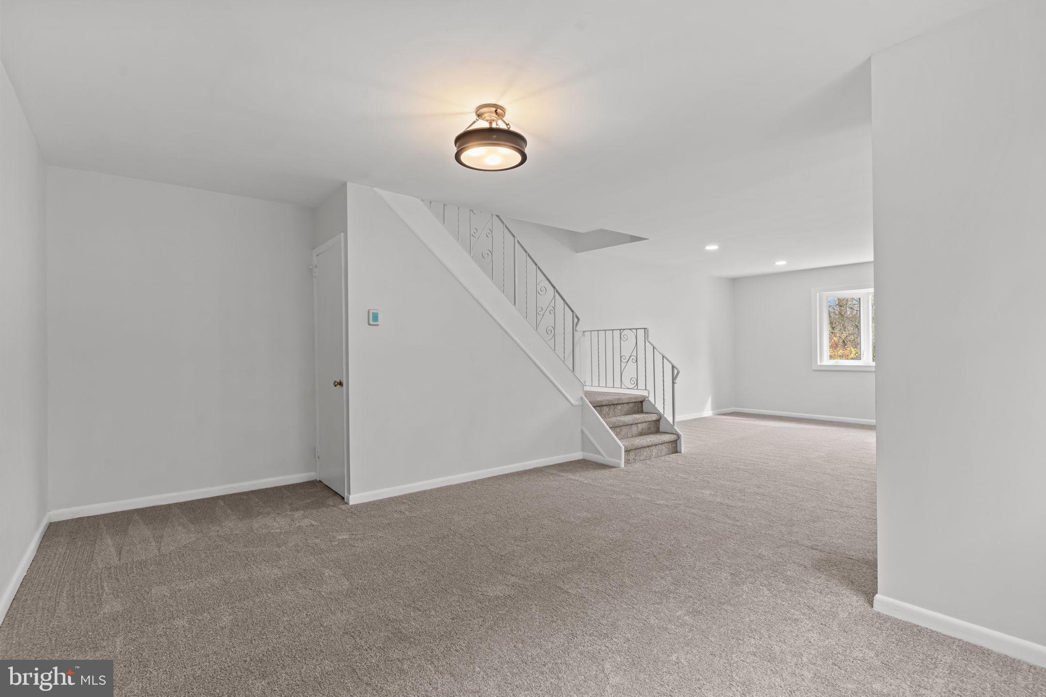 9029 Eastview Road Philadelphia, PA 19152 - Photo 4 of 31 Gallery Image 4