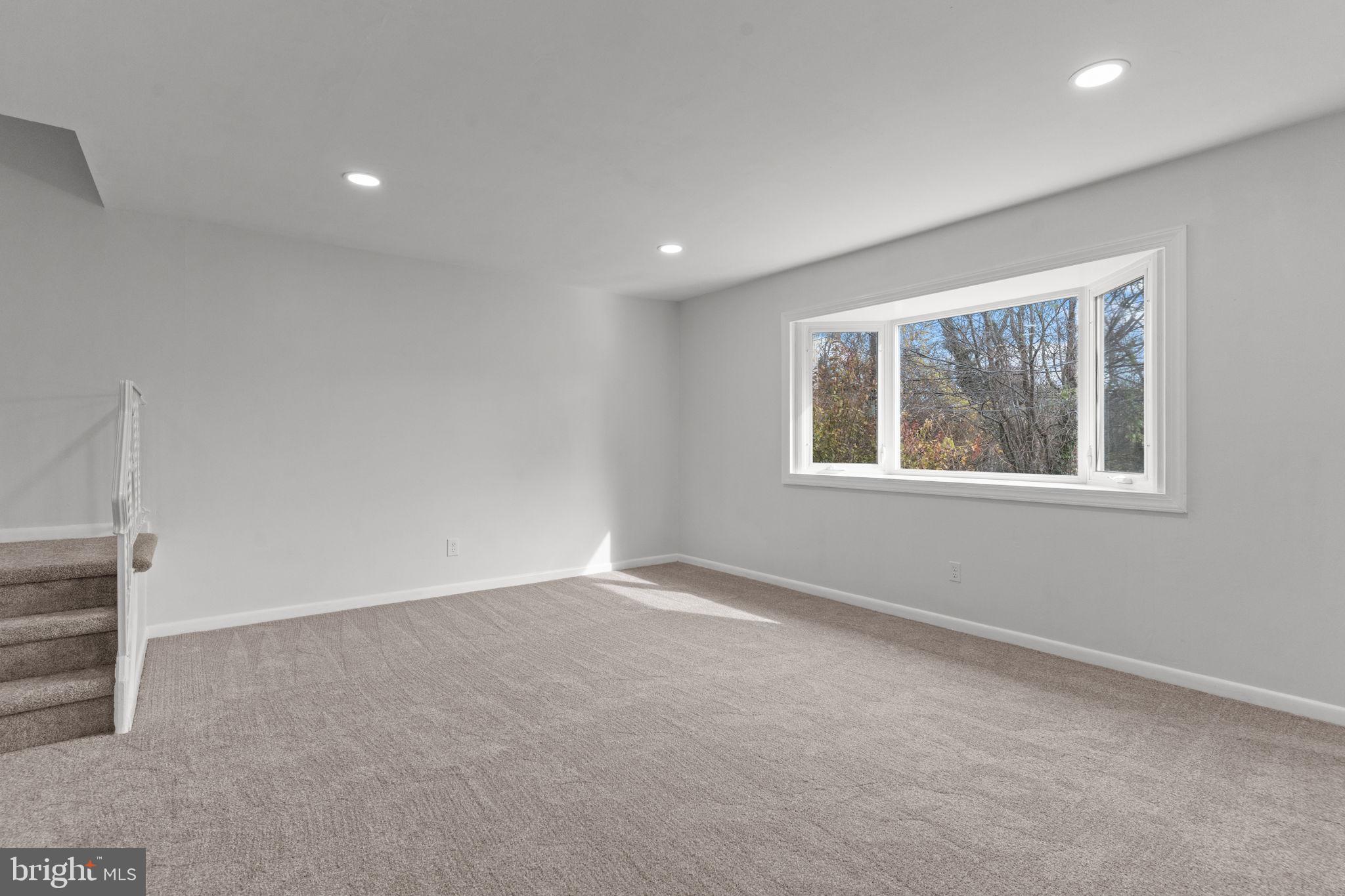 9029 Eastview Road Philadelphia, PA 19152 - Photo 5 of 31 Gallery Image 5