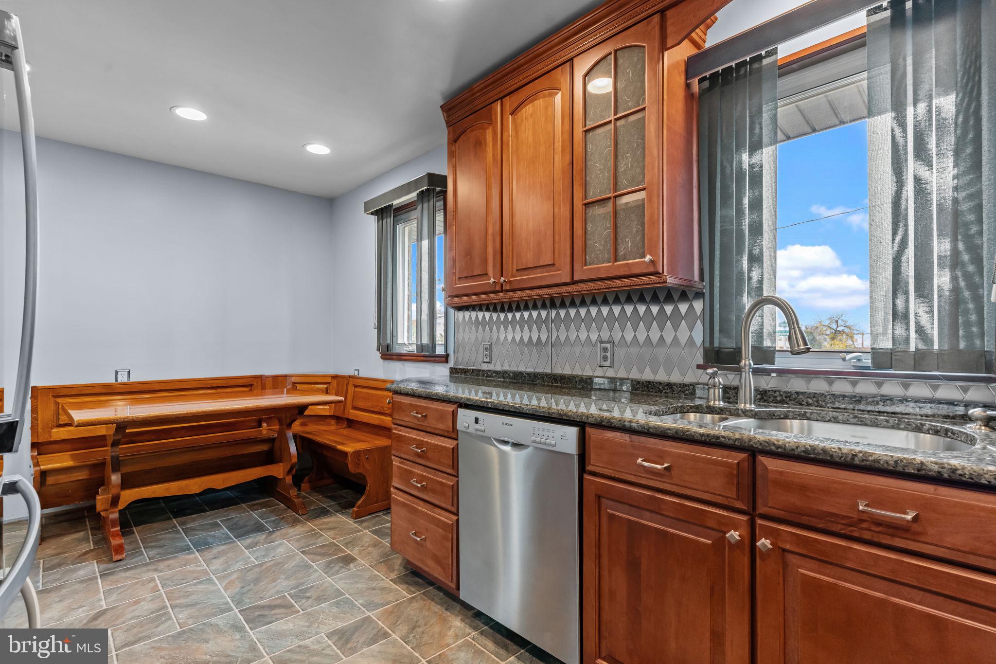 9029 Eastview Road Philadelphia, PA 19152 - Photo 10 of 31 Gallery Image 10