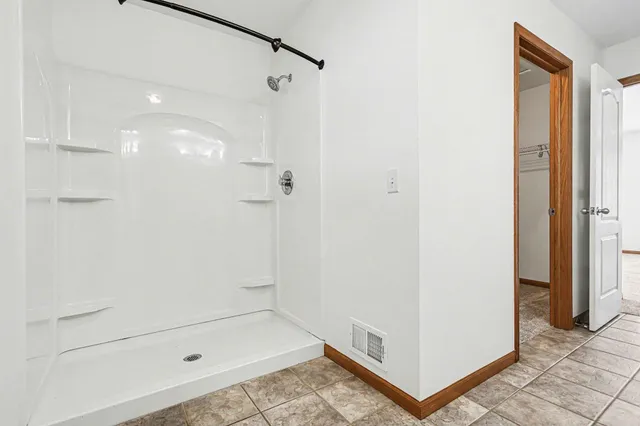 $439,900 | 160 Laguna Circle, Kalamazoo, MI 49009