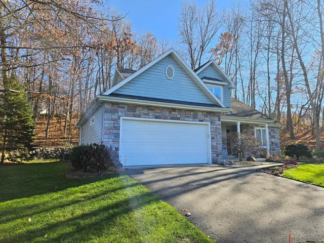 $439,900 | 160 Laguna Circle, Kalamazoo, MI 49009