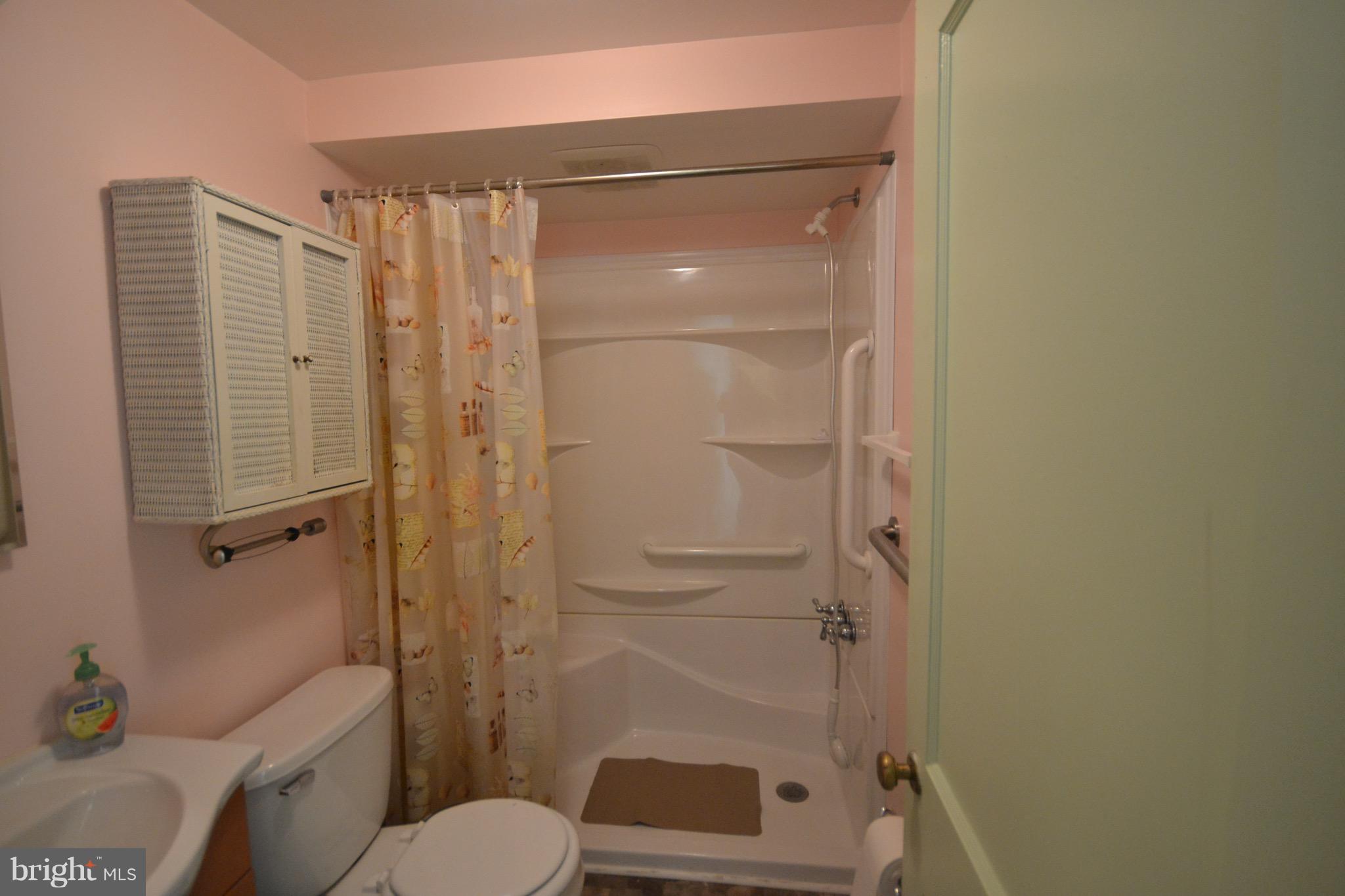 418 Newton Road Hatboro, PA 19040 - Photo 15 of 29 Master Bath
