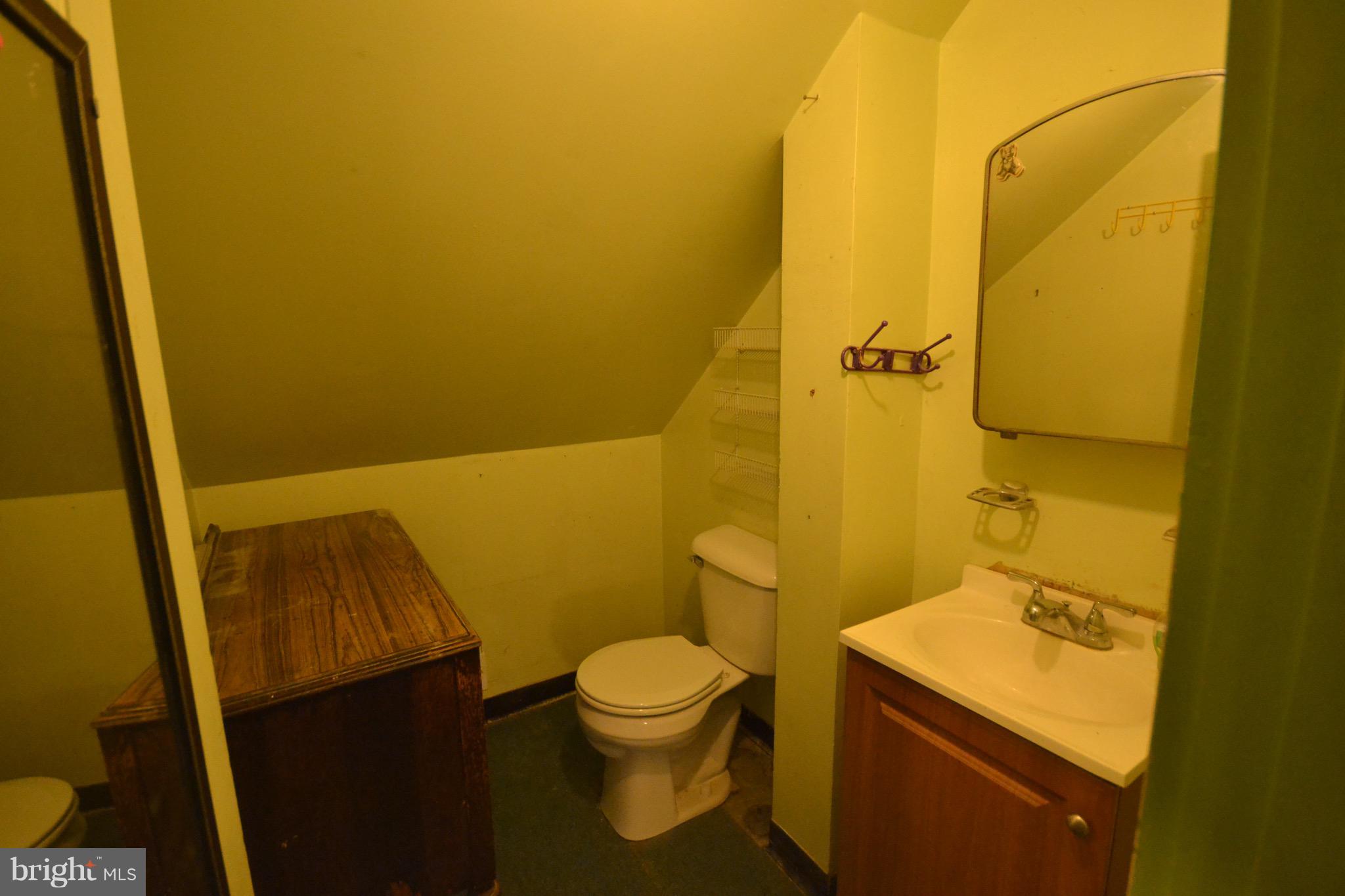 418 Newton Road Hatboro, PA 19040 - Photo 24 of 29 Half Bathroom
