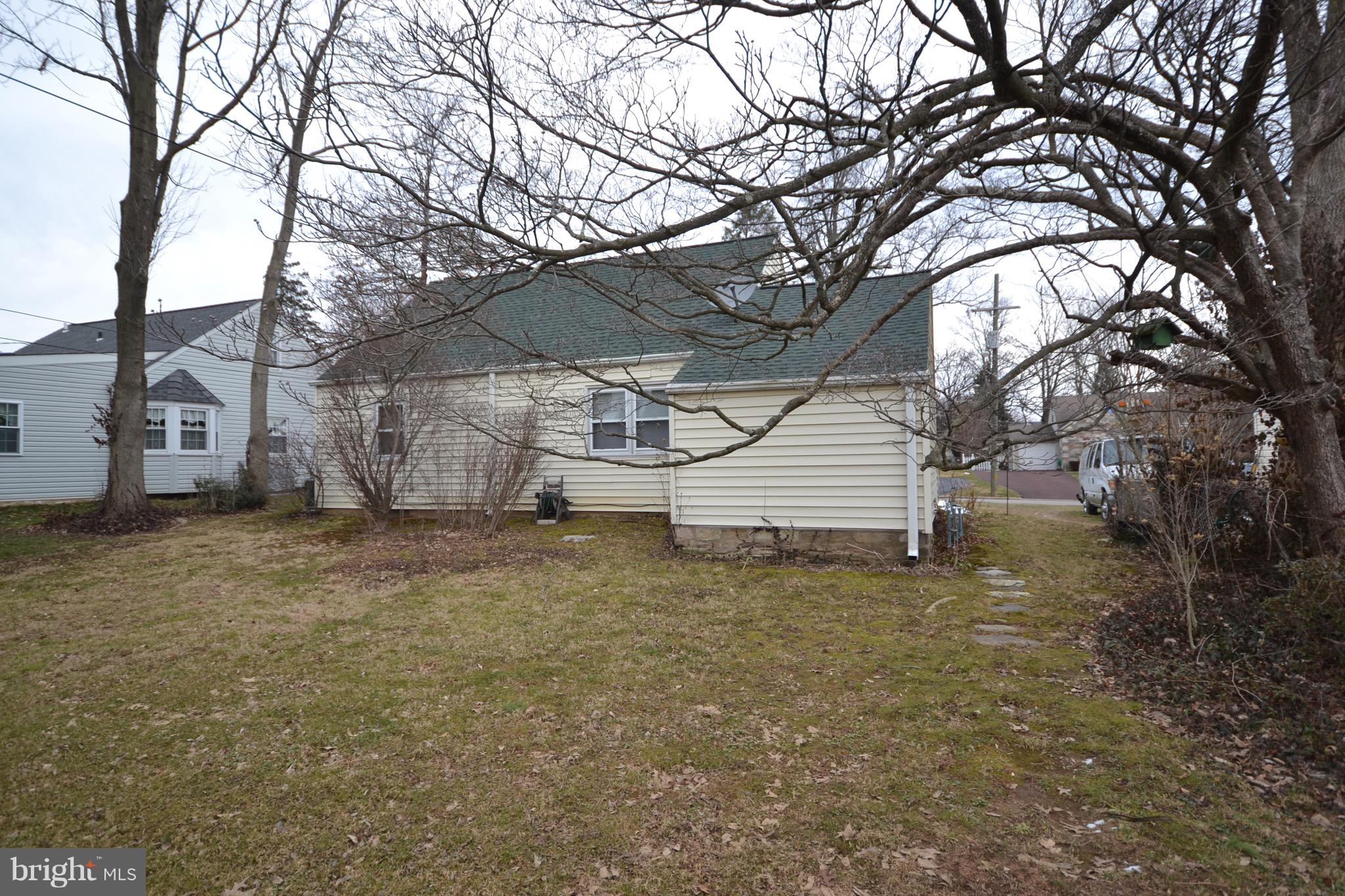 418 Newton Road Hatboro, PA 19040 - Photo 25 of 29 Exterior Back