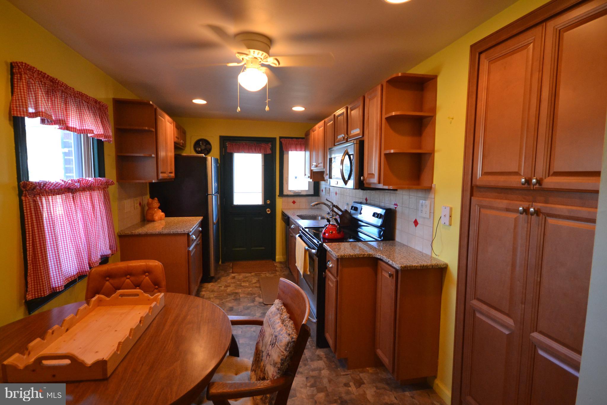 418 Newton Road Hatboro, PA 19040 - Photo 6 of 29 Living Room into Kitchen