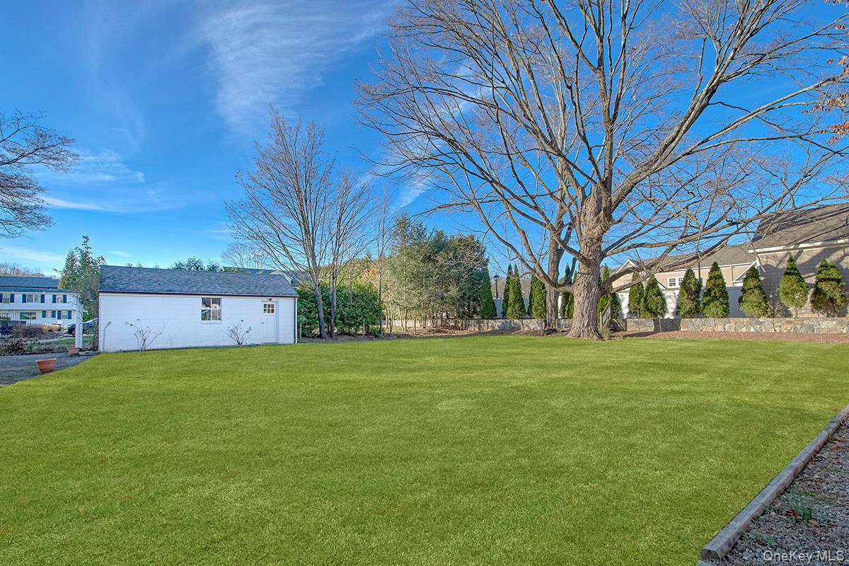 30 Bedford Road Armonk, NY 10504 - Photo 16 of 17 Detached garage